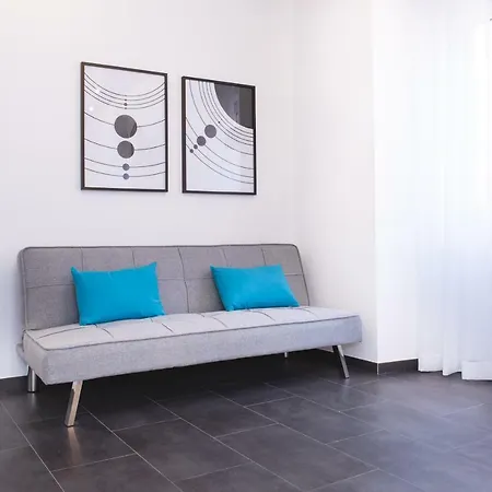 בית הארחה Planet House By Trius 2*